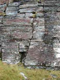 پاورپوینت زمین شناسی مهندسی درزه ها  joints در 30 اسلاید کاملا قابل ویرایش همراه با شکل و تصاویر بطور کامل و جامع‬‎